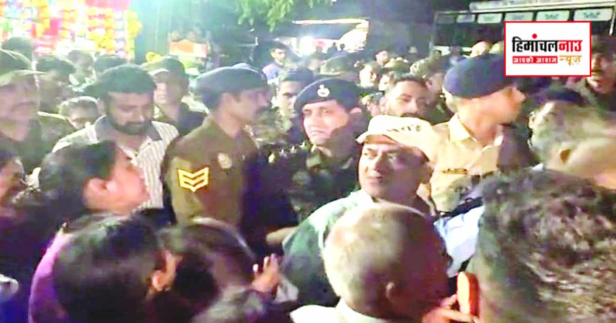 मंडी के सरकाघाट में सिया हत्या मामले को लेकर चक्का जाम, मुख्य मार्ग पर यातायात प्रभावित