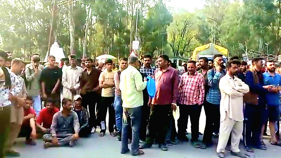 सतौन में तेज रफ्तार डंपर ने ली राहगीर की जान