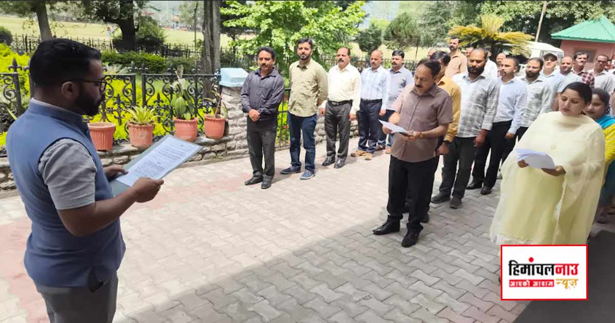 अतिरिक्त उपायुक्त अमित मैहरा ने अधिकारियों और कर्मचारियों को दिलाई आतंकवाद विरोधी शपथ