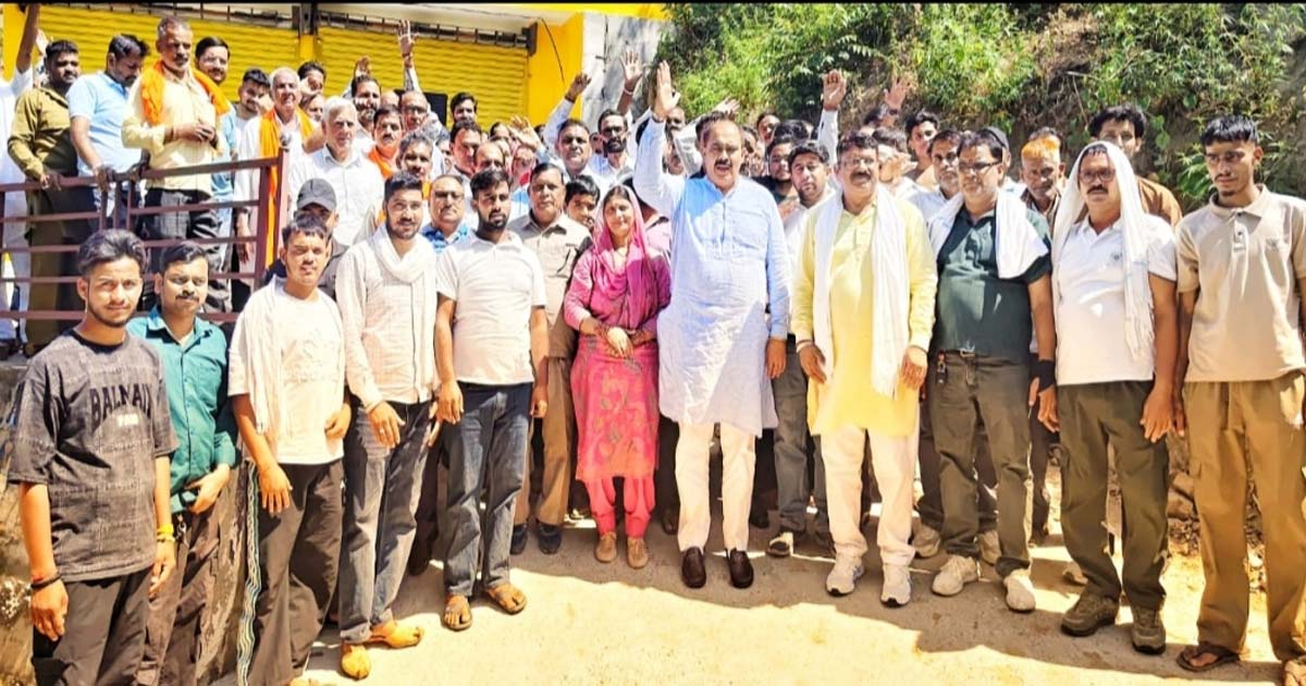 भाजपा के वरिष्ठ नेता एवं पूर्व विधायक दविंदर कुमार ने साधा विधायक पर निशाना , बोले स्थानीय विधायक ने केवल अपना करवाया विकास