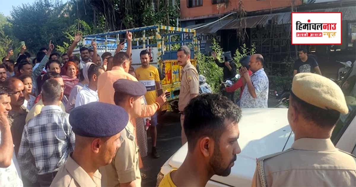 Election / कांगड़ा पंचायत चुनाव परिणाम के बाद विवाद, पोलिंग टीम को कुछ समय तक कमरे में रोके रखा गया