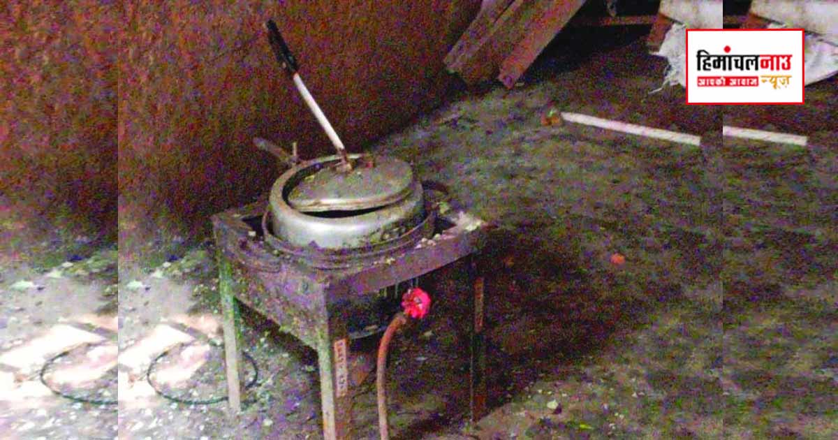 हादसा / धर्मपुर में चुनाव ड्यूटी कर्मियों के लिए भोजन बनाते समय कुक्कर फटा, मिड-डे मील वर्कर घायल