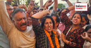 वार्ड नंबर-4 में जीत के बाद भाजपा प्रत्याशी पूजा तोमर