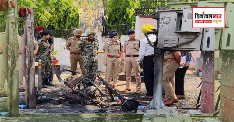 पंजाब में धमाकों के बाद जांच करती सुरक्षा एजेंसियां