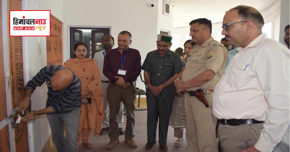 शहरी निकाय चुनाव के लिए राजनीतिक दलों की मौजूदगी में खोला गया ईवीएम भंडारण कक्ष