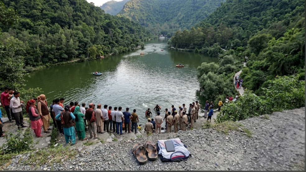 रेणुकाजी झील में नहाने उतरा 21 वर्षीय युवक लापता, स्नानघाट पर मिले कपड़े और मोबाइल