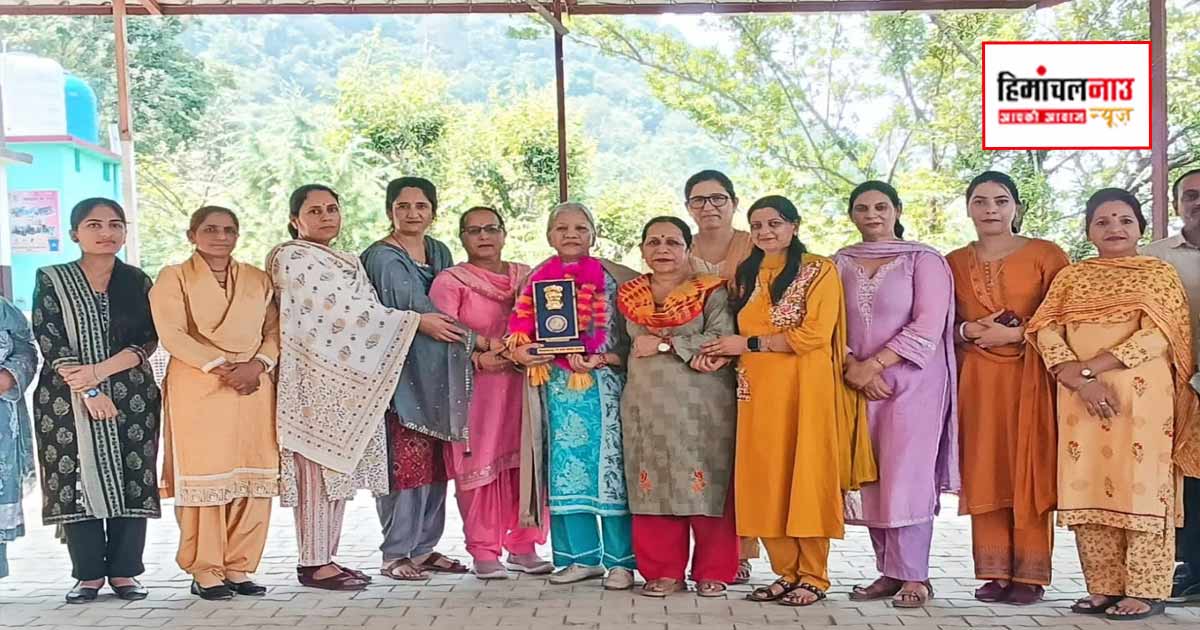 55 वर्ष बाद अपने विद्यालय पहुंचीं लेखिका डॉ. निर्मल सूद, भावुक हुआ माहौल