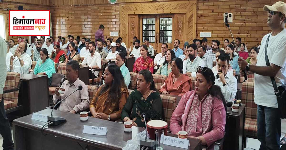 नवनिर्वाचित जिला परिषद सदस्यों ने ली शपथ, उपायुक्त ने विकास कार्यों में पारदर्शिता पर दिया जोर