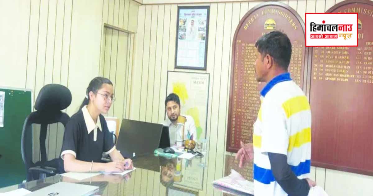 जिला टॉपर अलीशा ने संभाली एक दिन की उपायुक्त की जिम्मेदारी, प्रशासनिक कार्यप्रणाली को समझा
