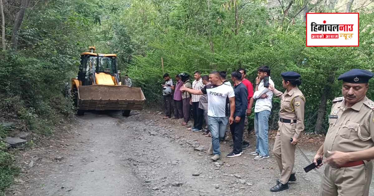 सड़क को लेकर चल रहे झगड़े के बीच बिगड़े हालात, तीन लोग घायल