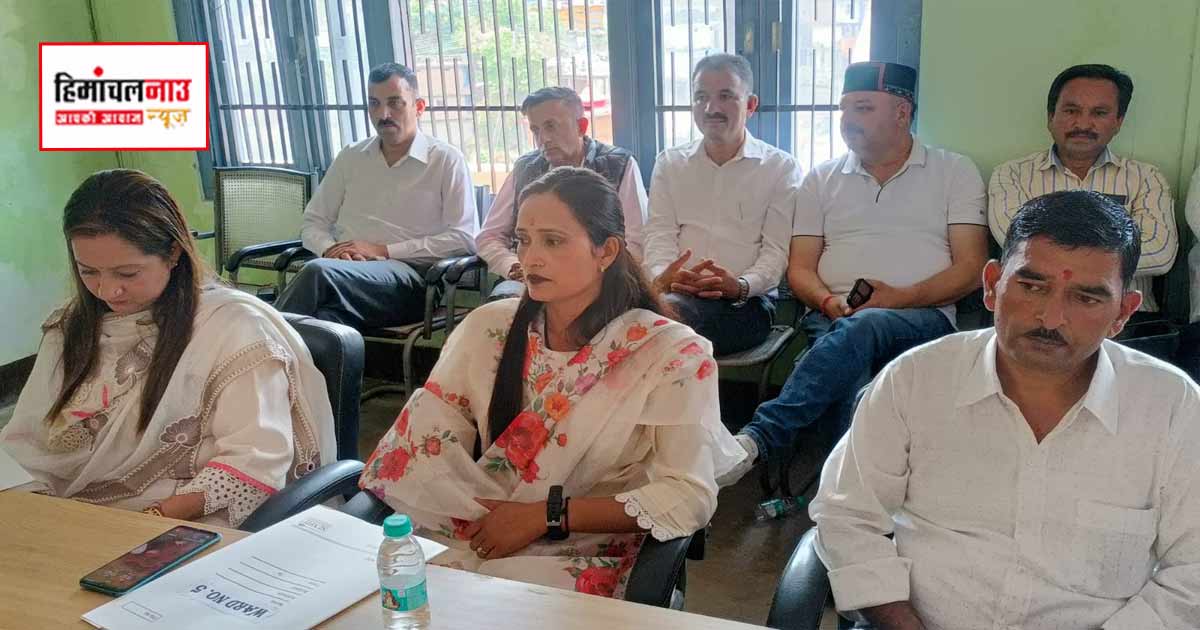 एसडीएम राजकुमार ठाकुर ने दिलाई शपथ, जनहित और विकास को प्राथमिकता देने का किया आह्वान