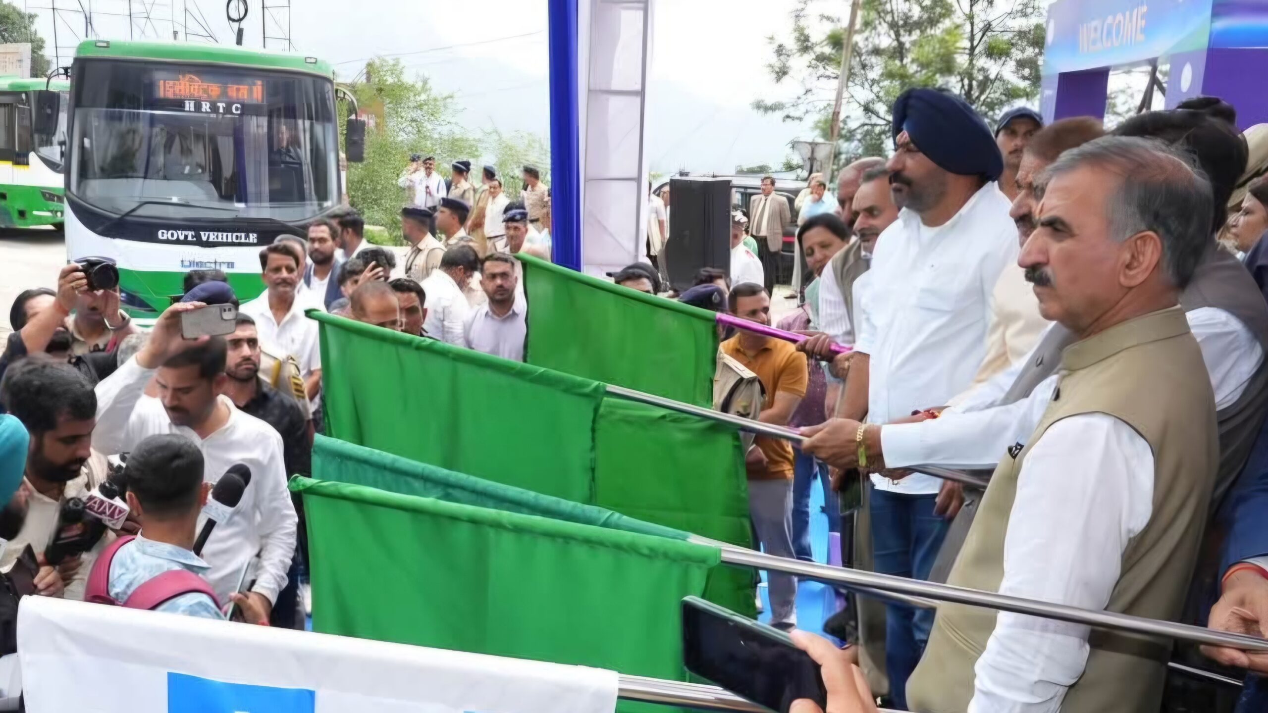 हिमाचल को मिली 297 नई इलेक्ट्रिक बसों की सौगात, एक चार्ज में 180 किलोमीटर तक दौड़ेंगी