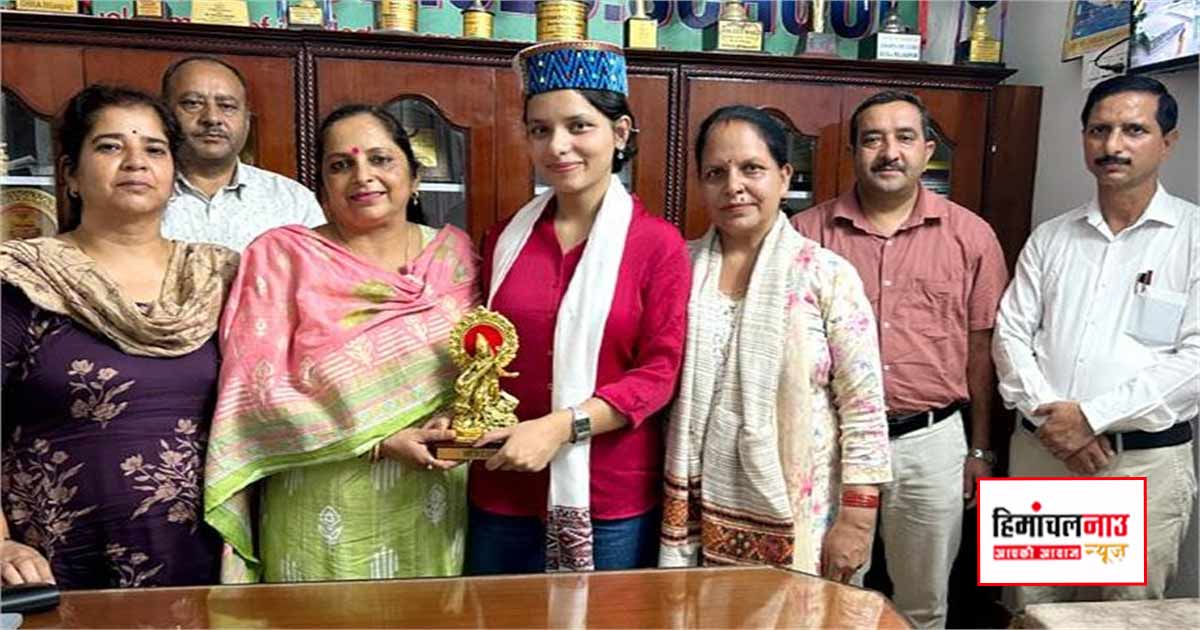 IAF में फ्लाइंग ऑफिसर बनने के बाद अपने विद्यालय पहुंचीं महिमा शर्मा, विद्यार्थियों से साझा किए अनुभव
