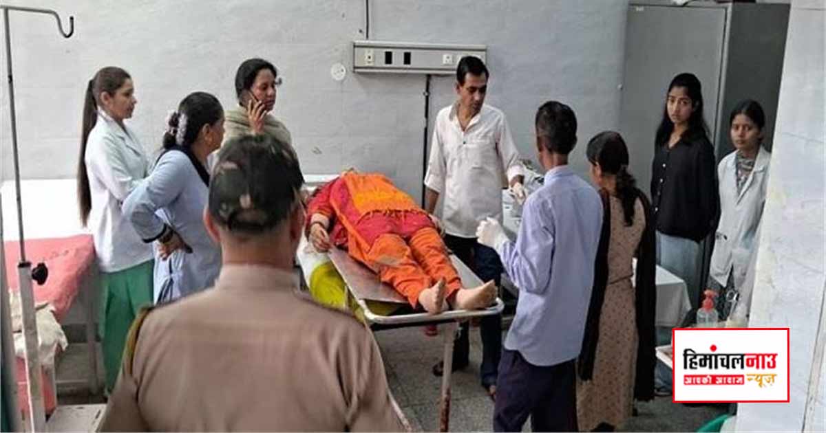 हादसा / गुम्मा के पास चट्टान गिरने से एक महिला की मौत, सिमसा मंदिर जा रहे परिवार के सात सदस्य घायल