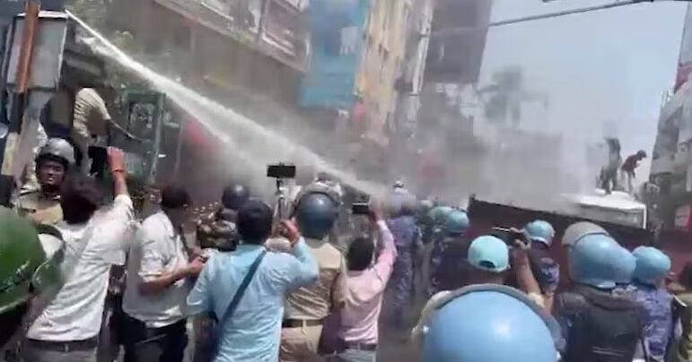 पटना में 70वीं BPSC को लेकर प्रदर्शन करते छात्र