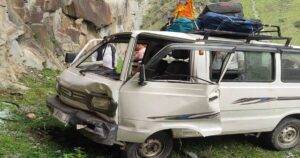 भरमौर में ब्रेक फेल होने के बाद पहाड़ी से टकराई मारुति वैन
