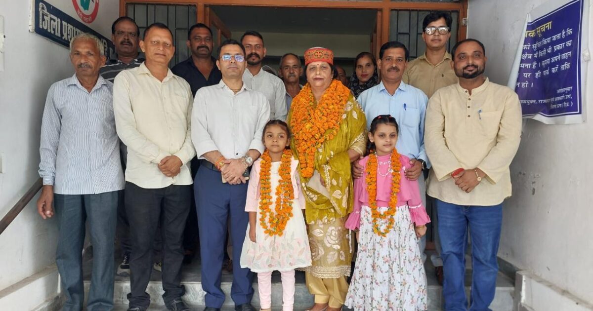 Employee: 38 वर्ष 2 माह 25 दिन की सेवा के बाद सहायक लोक सम्पर्क अधिकारी नीलम कुमारी सेवानिवृत्त