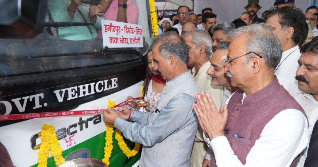 हमीरपुर में एचआरटीसी की इलेक्ट्रिक बसों की शुरुआत