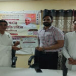 मैहतपुर IOCL प्लांट में नशामुक्त भारत अभियान के तहत शपथ लेते अधिकारी और कर्मचारी