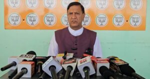 पावर ऑफ अटॉर्नी मामलों पर सवाल उठाते डॉ. राजीव बिंदल