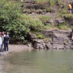 रोहड़ू में पब्बर नदी किनारे लापता छात्रों की तलाश