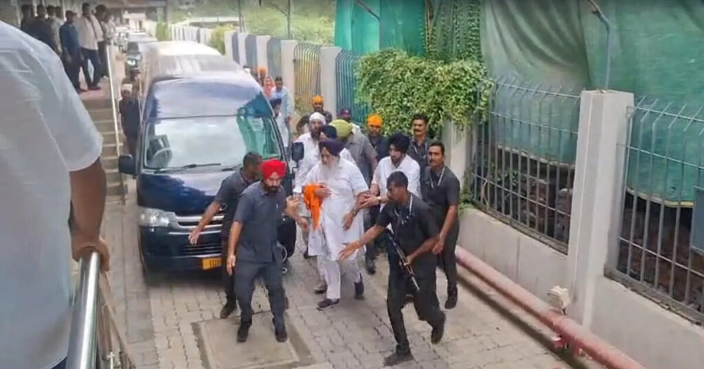 नांदेड़ में हमले के बाद सुखबीर सिंह बादल अस्पताल में भर्ती