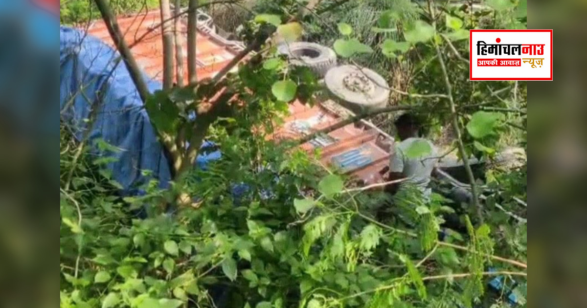 Accident: पीरनिगाह से लौट रहे श्रद्धालुओं का वाहन खाई में गिरा, करीब 50 घायल