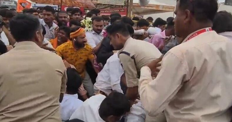 उज्जैन महाकाल मंदिर क्षेत्र में श्रद्धालुओं की भारी भीड़