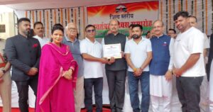ऊना स्वतंत्रता दिवस समारोह में कर्मवीरों का सम्मान