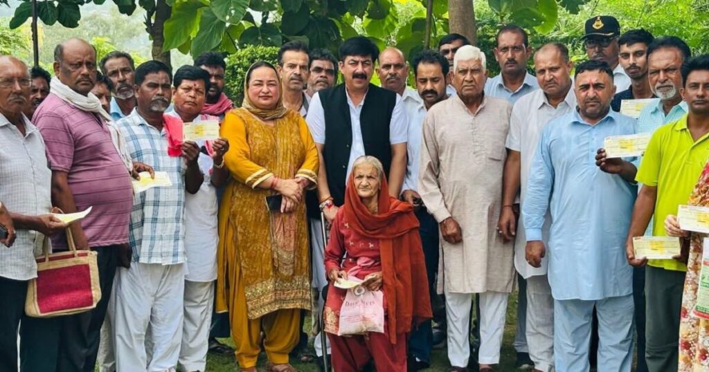 कुटलैहड़ के जरूरतमंद परिवारों के लिए आर्थिक सहायता