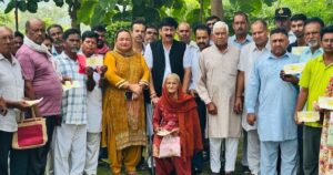कुटलैहड़ के जरूरतमंद परिवारों के लिए आर्थिक सहायता
