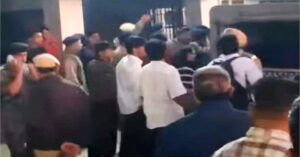 एचपीयू में छात्र संगठनों की झड़प के बाद पुलिस कार्रवाई