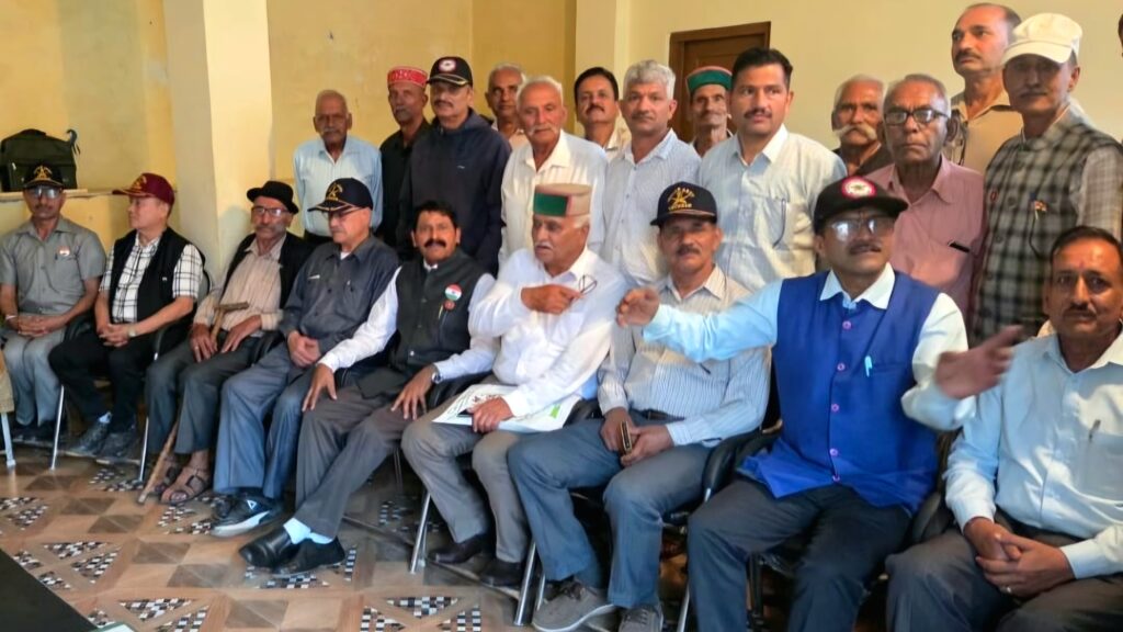 सराहां में पूर्व सैनिकों ने उठाई सीएसडी कैंटीन और ईसीएचएस पॉलीक्लिनिक खोलने की मांग
