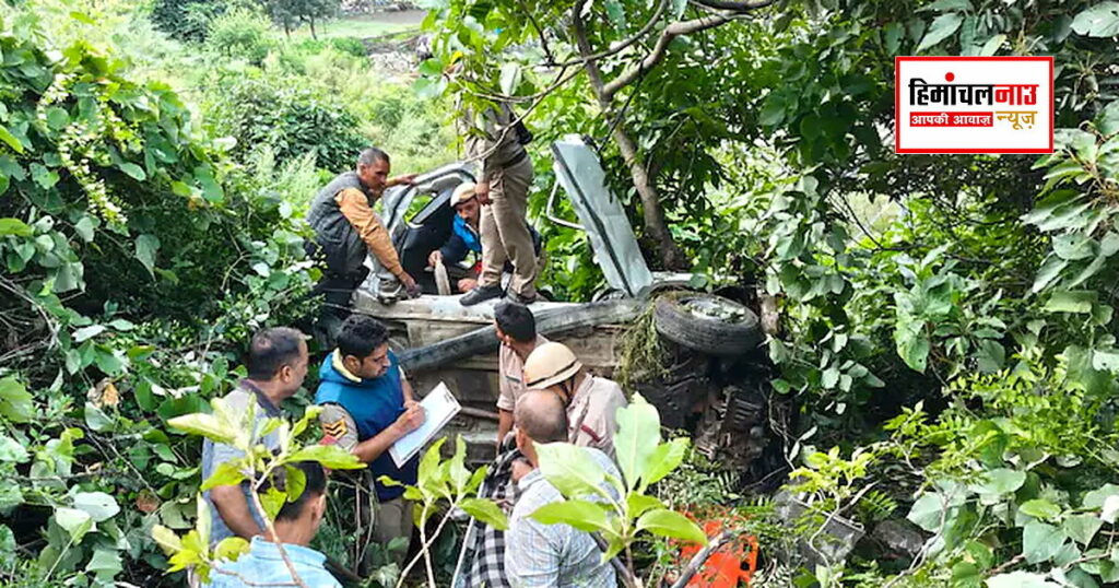 आनी में गाड़ी खाई में गिरने से चार लोगों की मौत