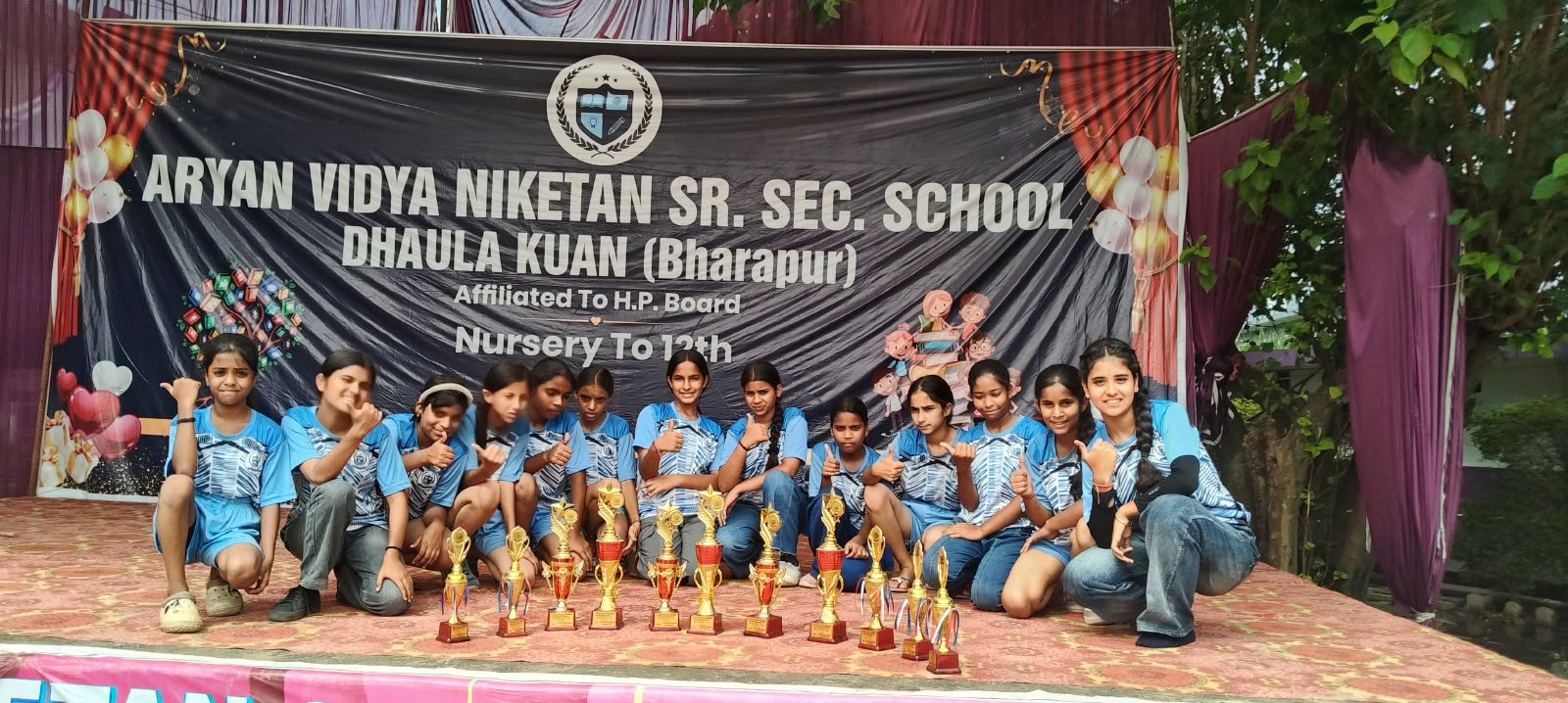 अंडर-14 प्रतियोगिता में आर्यन विद्या निकेतन धौलाकुआँ ने जीतीं 11 ट्रॉफियां