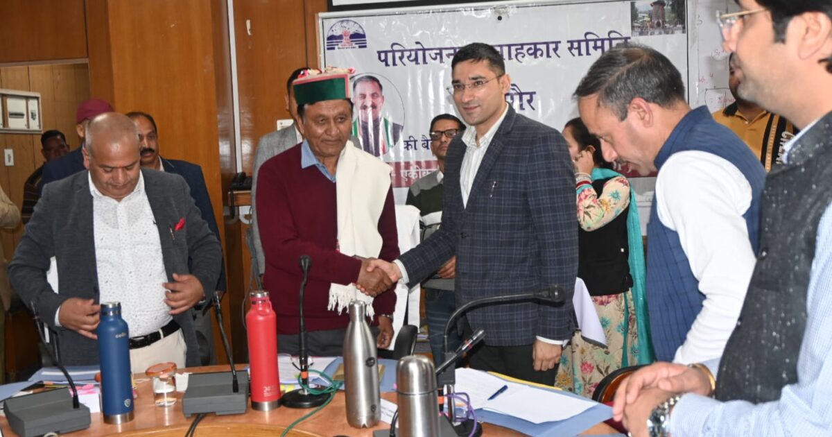 भरमौर में विकास योजनाओं की समीक्षा, हड़सर से यमकुंड तक बनेगा नया पैदल मार्ग