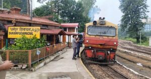धर्मपुर से शिमला के लिए रवाना हुई यात्री ट्रेन