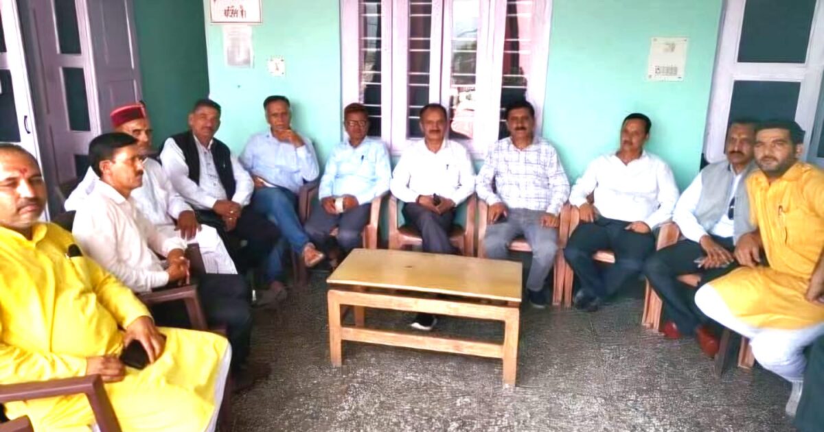 धारटीधार में बिजली संकट पर ग्रामीणों का अल्टीमेटम, 15 दिन बाद घेराव की चेतावनी
