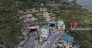 दयोड़-हणोगी टनल से गुजरता मंडी-कुल्लू यातायात