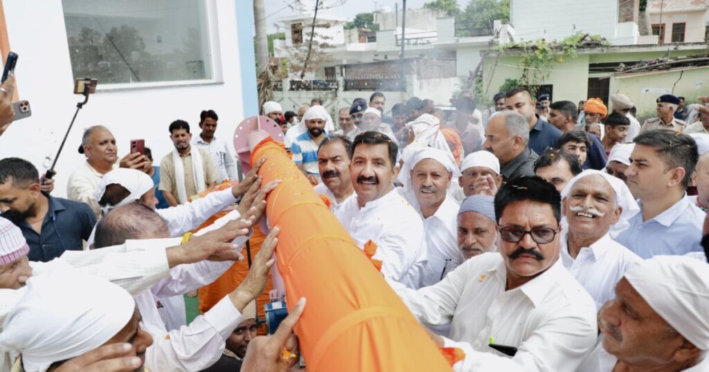 भदसाली मंदिर में निशान साहेब स्थापना कार्यक्रम