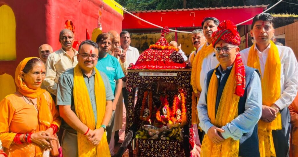 नाहन के वामन द्वादशी मेले में देव पालकी की शोभायात्रा