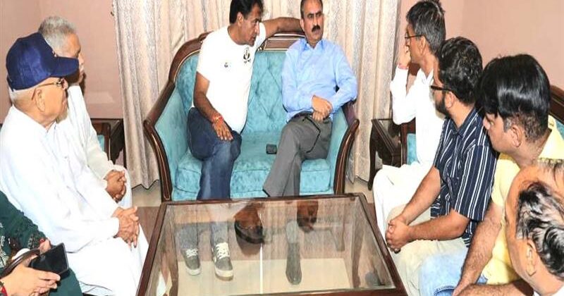 नेपाल बाढ़ में लापता ऊना के इंजीनियर सुखविंदर रतन का परिवार