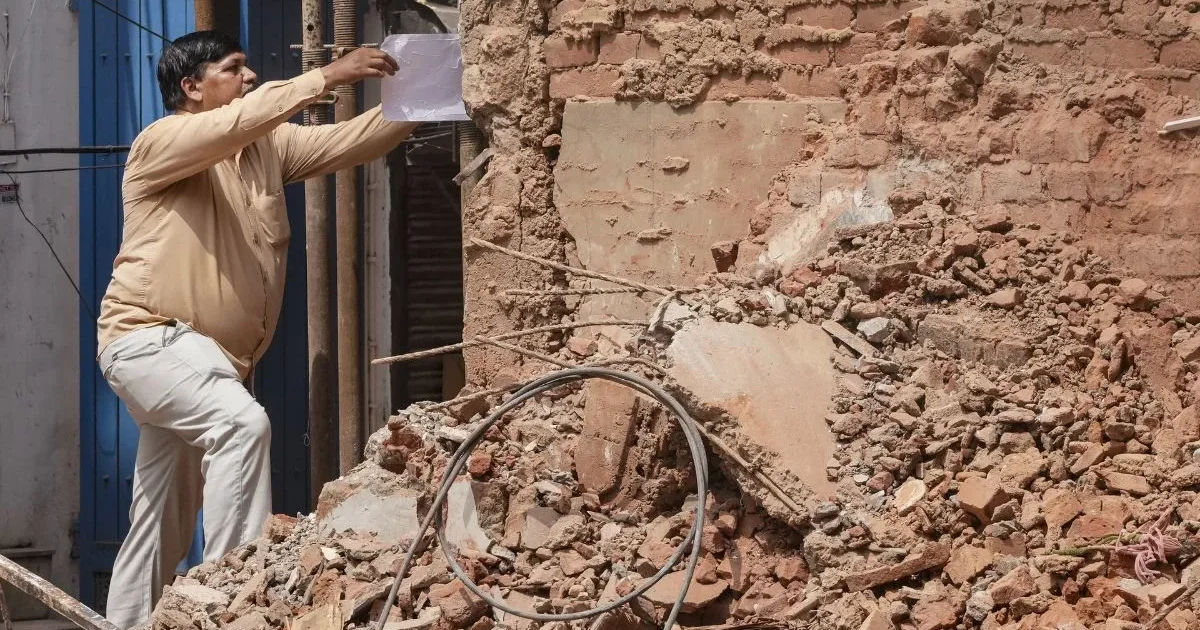सत्य निकेतन हादसा / 27 जर्जर इमारतें गिराने की तैयारी, MCD ने जारी किए आदेश