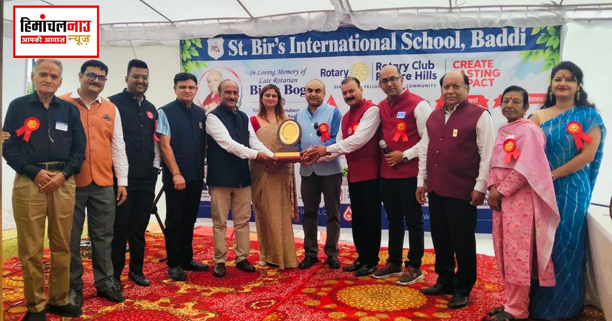 बद्दी के सेंट बीर्स स्कूल में रक्तदान शिविर, 102 लोगों ने स्वेच्छा से दिया रक्त