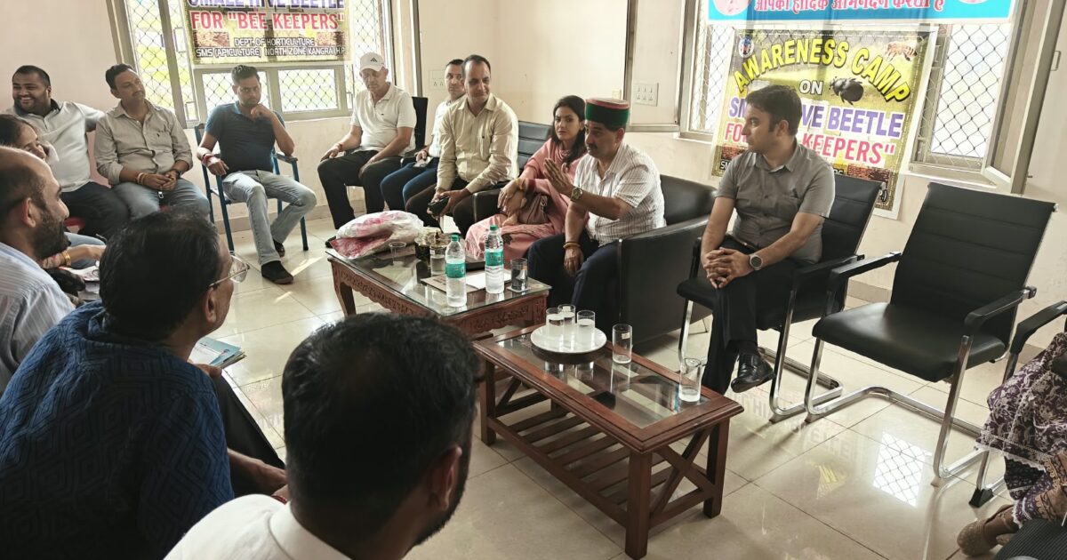 स्मॉल हाइव बीटल से नुकसान की जल्द बनेगी रिपोर्ट, मधुमक्खी पालकों ने उठाई शहद के एमएसपी की मांग