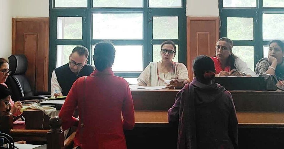 सोलन में महिला आयोग के समक्ष आए 27 मामले, चार मौके पर सुलझाए