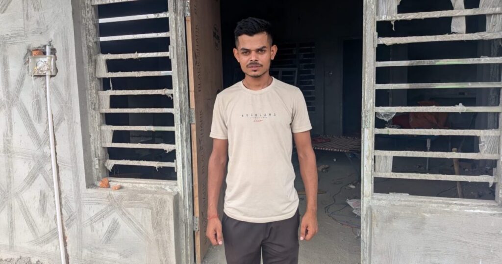 सुख-आश्रय योजना की सहायता से बना अभिषेक का पक्का घर