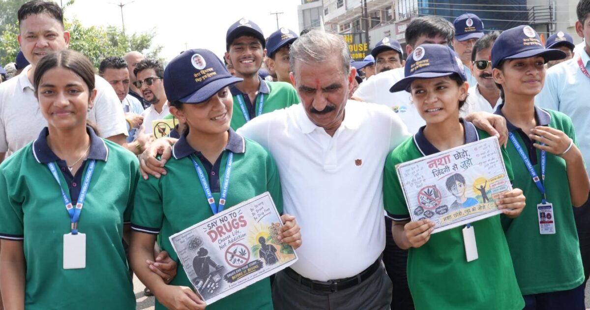 ऊना की एंटी-चिट्टा वॉकथॉन में युवाओं संग चले मुख्यमंत्री सुक्खू, नशे के खिलाफ मांगा सहयोग