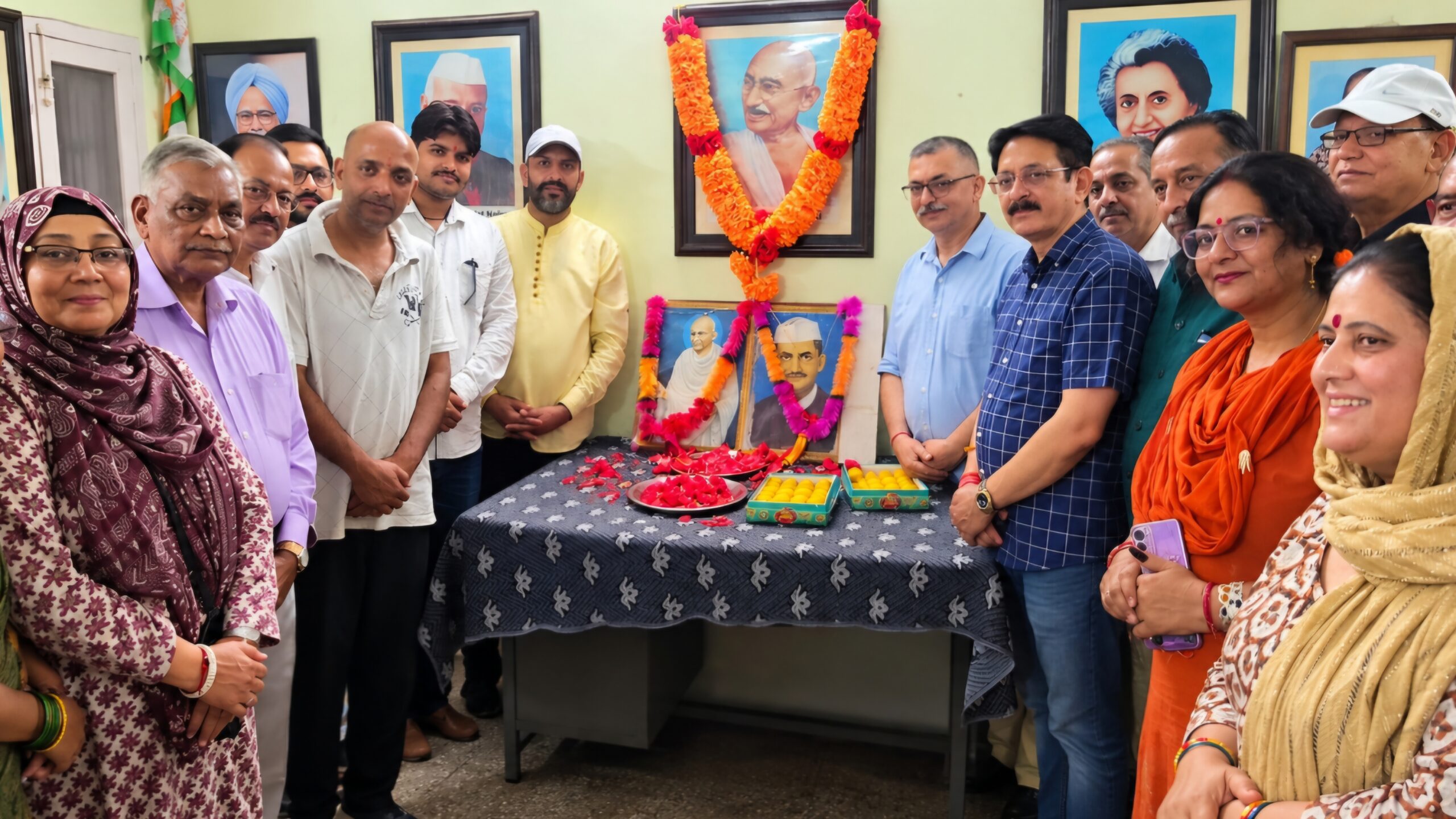 गांधी-शास्त्री के आदर्शों से राष्ट्र निर्माण की राह, सोलंकी ने भाजपा पर साधा निशाना