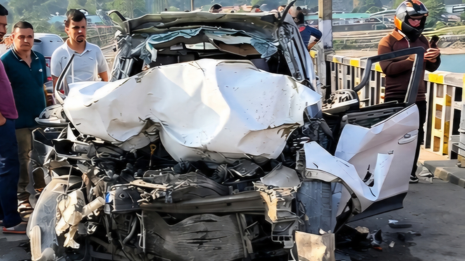 पांवटा साहिब के यमुना कुल्हाल पुल पर ट्रक से टकराई तेज रफ्तार कार, तीन युवकों की मौत